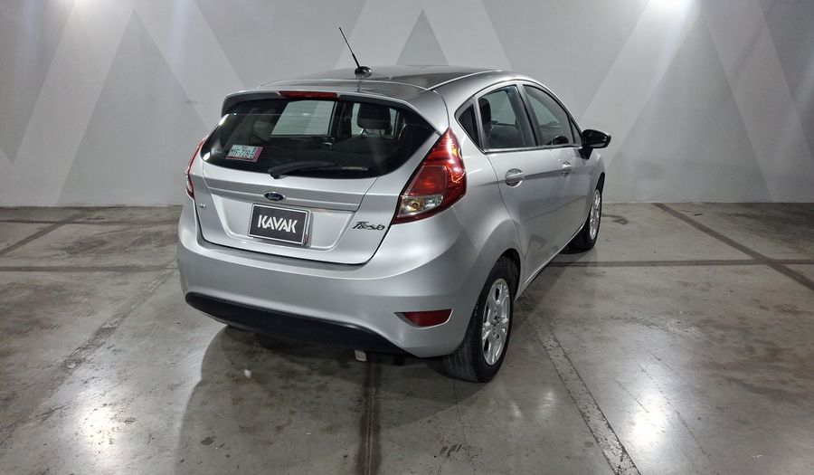 Ford Fiesta 1.6 SE MT Hatchback 2016