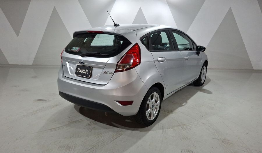 Ford Fiesta 1.6 SE MT Hatchback 2016