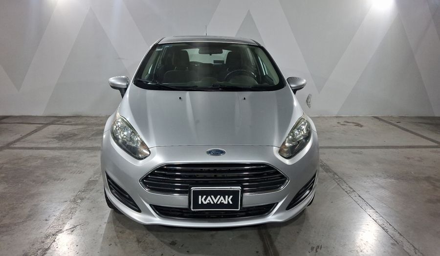 Ford Fiesta 1.6 SE MT Hatchback 2016