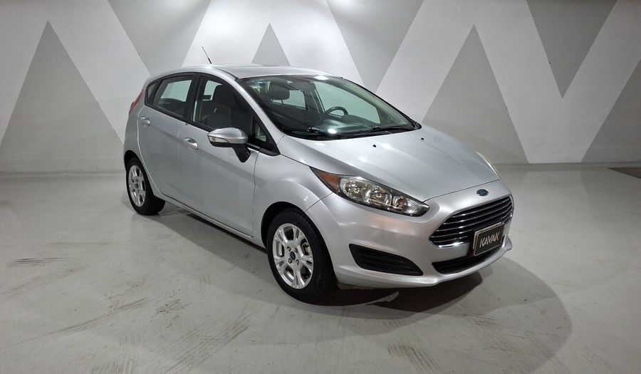 Ford Fiesta 1.6 SE MT Hatchback 2016