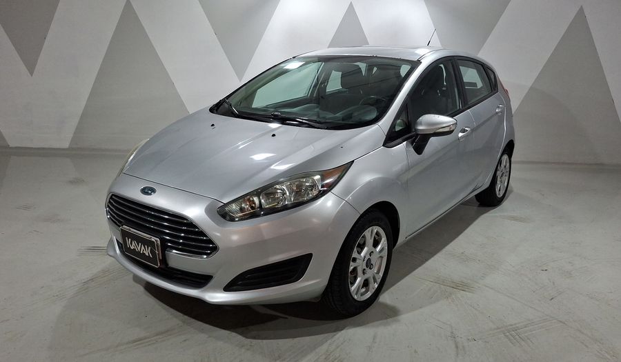 Ford Fiesta 1.6 SE MT Hatchback 2016