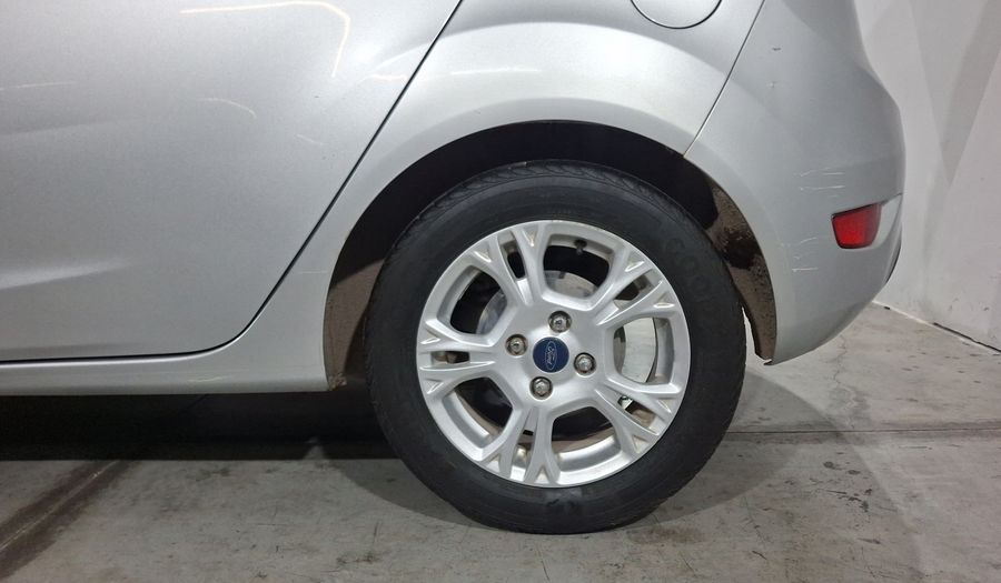 Ford Fiesta 1.6 SE MT Hatchback 2016