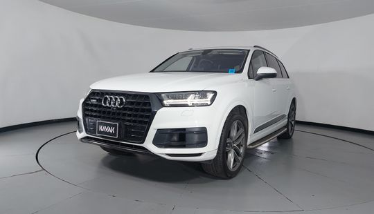 Audi • Q7