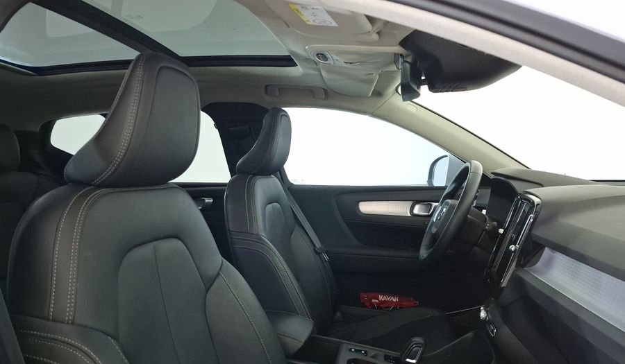 Volvo Xc40 2.0 T4 MOMENTUM AUTO Suv 2020