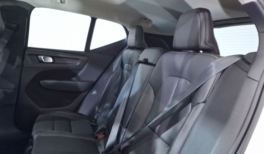 Volvo Xc40 2.0 T4 MOMENTUM AUTO Suv 2020