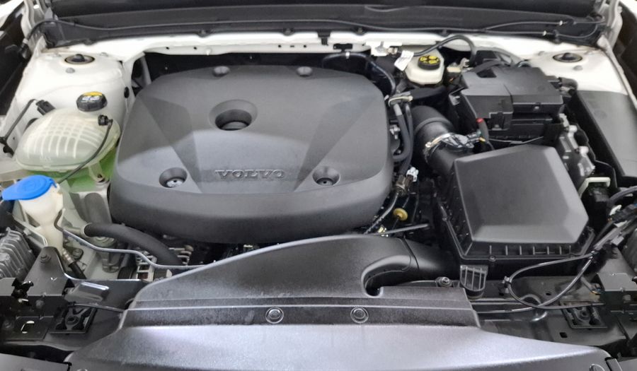 Volvo Xc40 2.0 T4 MOMENTUM AUTO Suv 2020