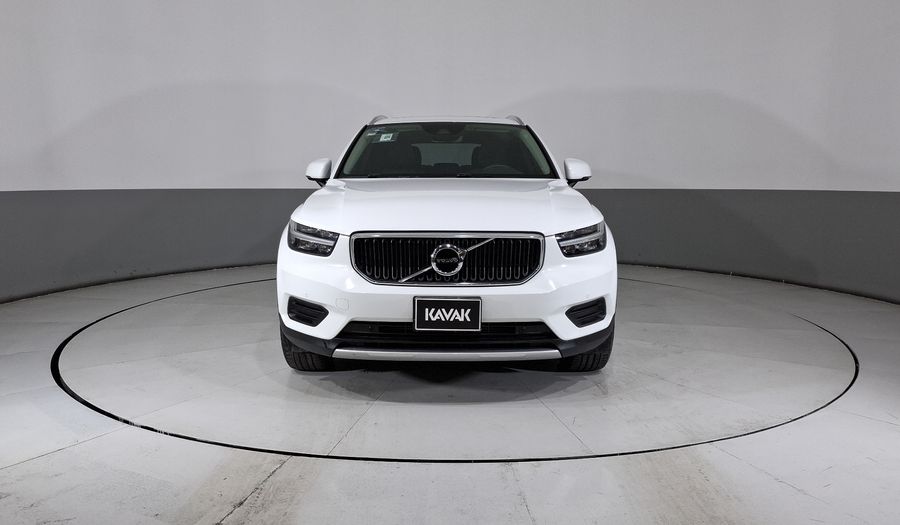 Volvo Xc40 2.0 T4 MOMENTUM AUTO Suv 2020