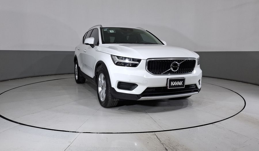 Volvo Xc40 2.0 T4 MOMENTUM AUTO Suv 2020