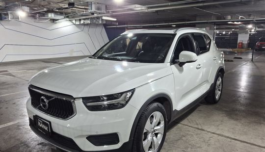 Volvo • XC40
