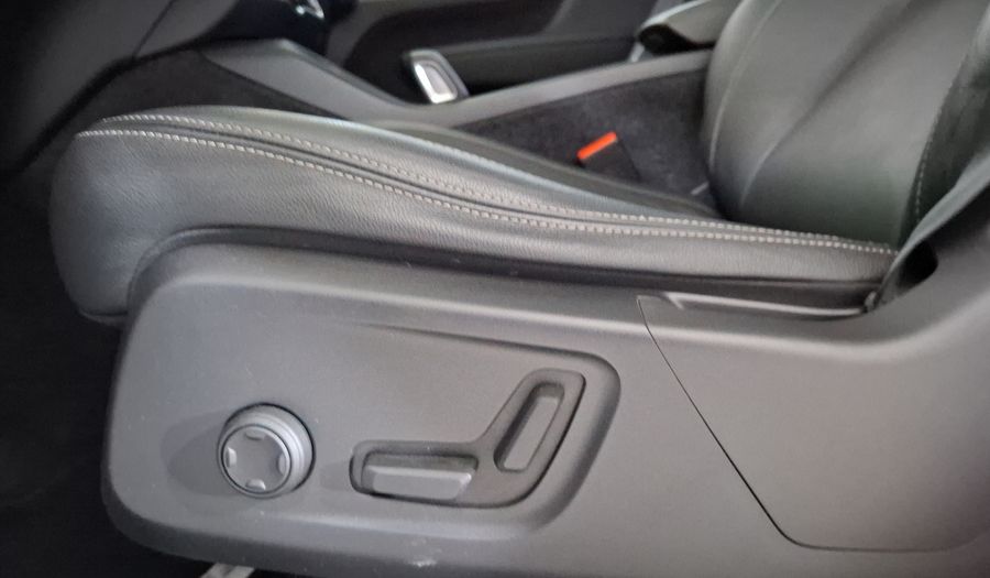 Volvo Xc40 2.0 T4 MOMENTUM AUTO Suv 2020