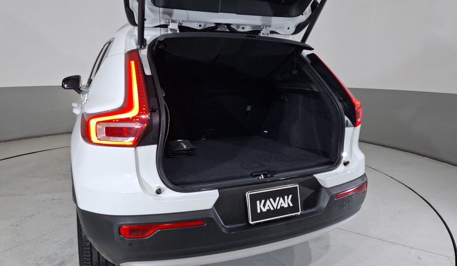 Volvo Xc40 2.0 T4 MOMENTUM AUTO Suv 2020