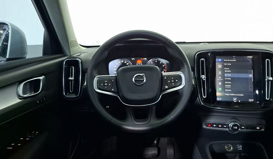 Volvo Xc40 2.0 T4 MOMENTUM AUTO Suv 2020