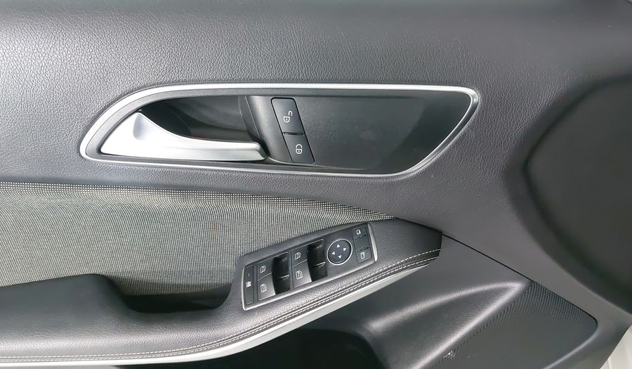 Mercedes Benz Clase A 1.6 200 STYLE DCT Hatchback 2018