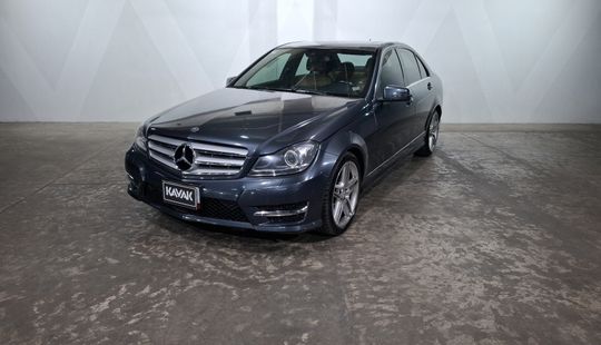 Mercedes Benz • Clase C