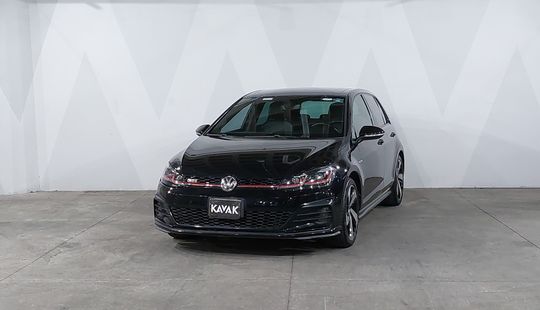 Volkswagen • Golf