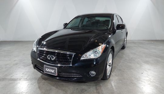 Infiniti • Q70