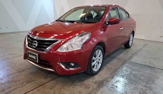 Nissan • Versa