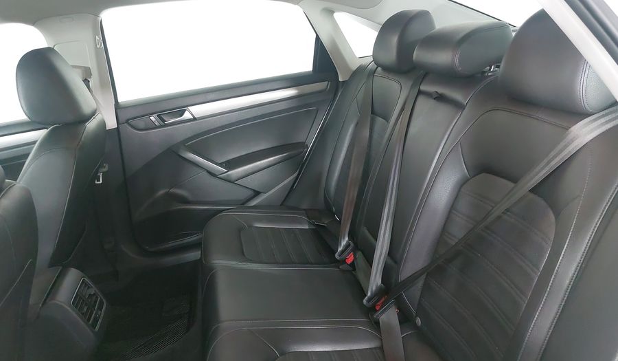 Volkswagen Passat 2.5 SPORTLINE TIPTRONIC Sedan 2015