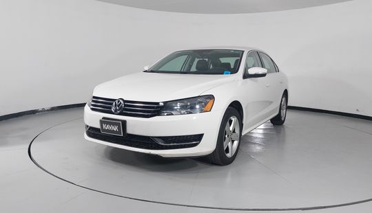 Volkswagen • Passat