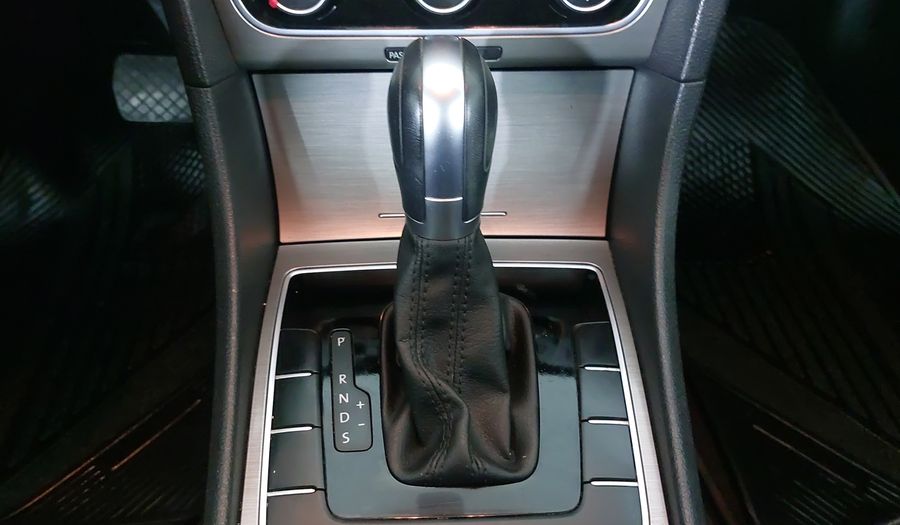 Volkswagen Passat 2.5 SPORTLINE TIPTRONIC Sedan 2015