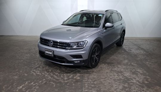Volkswagen • Tiguan