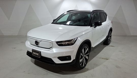 Volvo • XC40