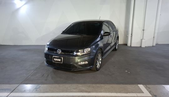 Volkswagen • Vento