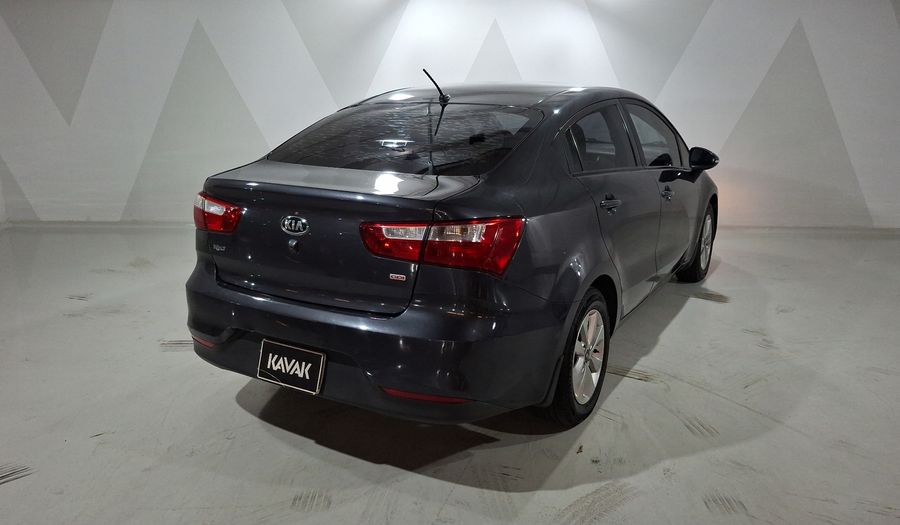 Autos Kia Rio 1.6 EX MT Sedan 2017 usados | KAVAK México