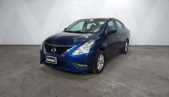 Nissan • Versa