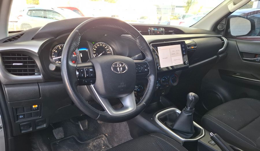 Toyota Hilux 2.8 TDI SR 4WD C/D Pickup 2022