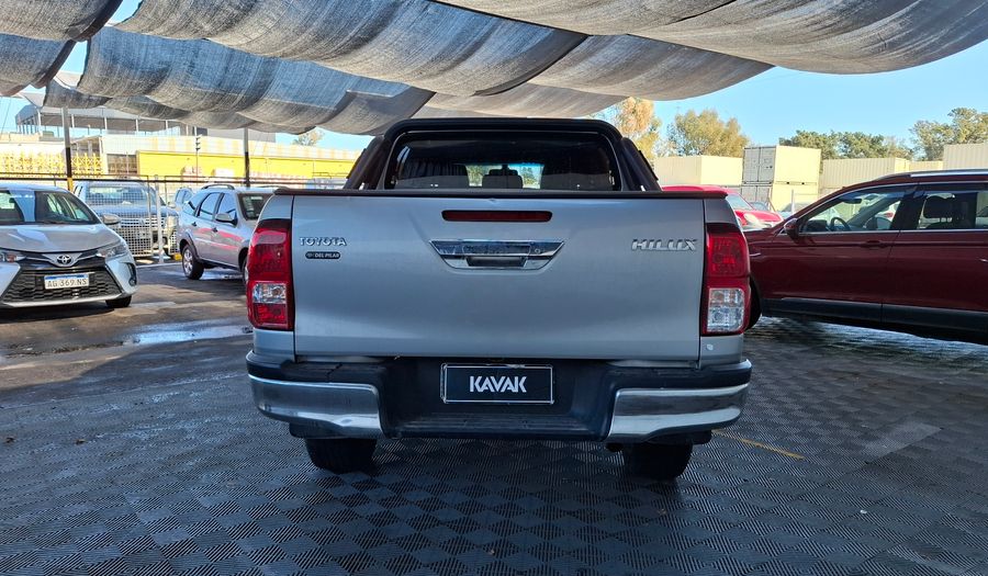 Toyota Hilux 2.8 TDI SR 4WD C/D Pickup 2022
