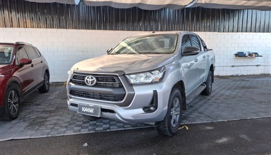 Toyota • Hilux