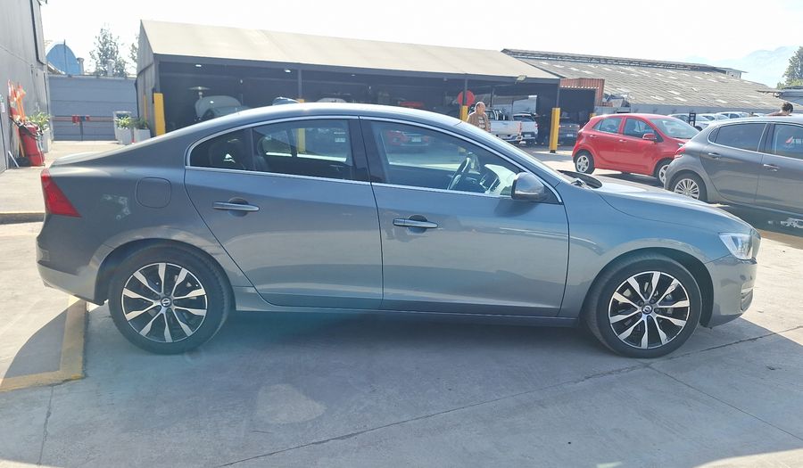 Volvo S60 1.5 T3 COMFORT PLUS POWERSHIFT Sedan 2019