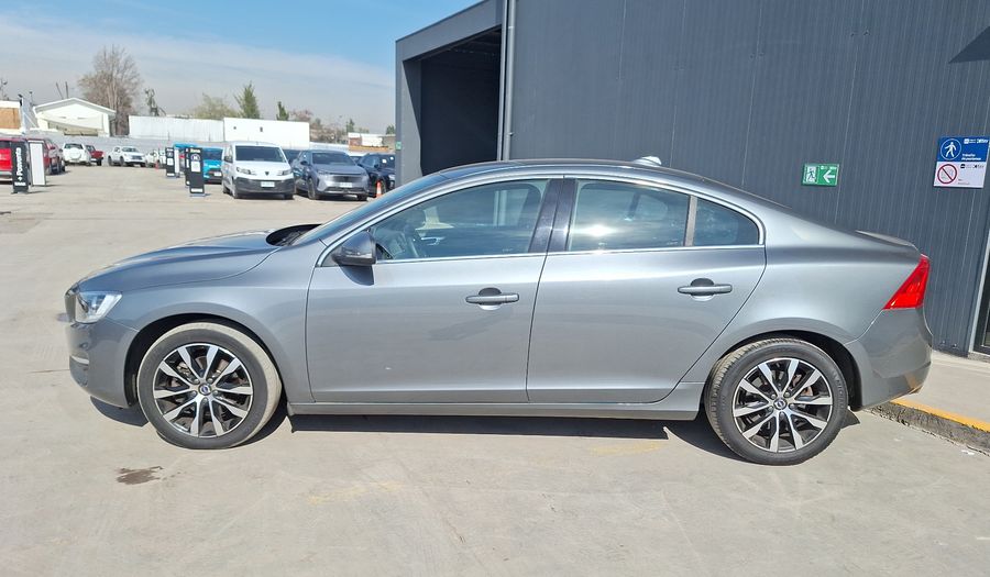 Volvo S60 1.5 T3 COMFORT PLUS POWERSHIFT Sedan 2019