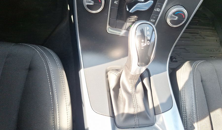 Volvo S60 1.5 T3 COMFORT PLUS POWERSHIFT Sedan 2019