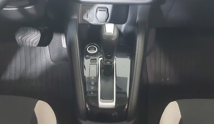 Nissan Versa ADVANCE Sedan 2022