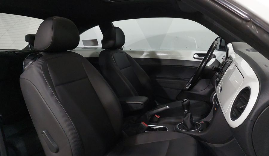 Volkswagen Beetle 2.5 SPORT MT Hatchback 2016