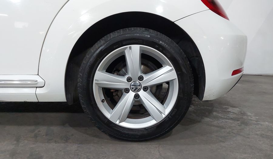 Volkswagen Beetle 2.5 SPORT MT Hatchback 2016