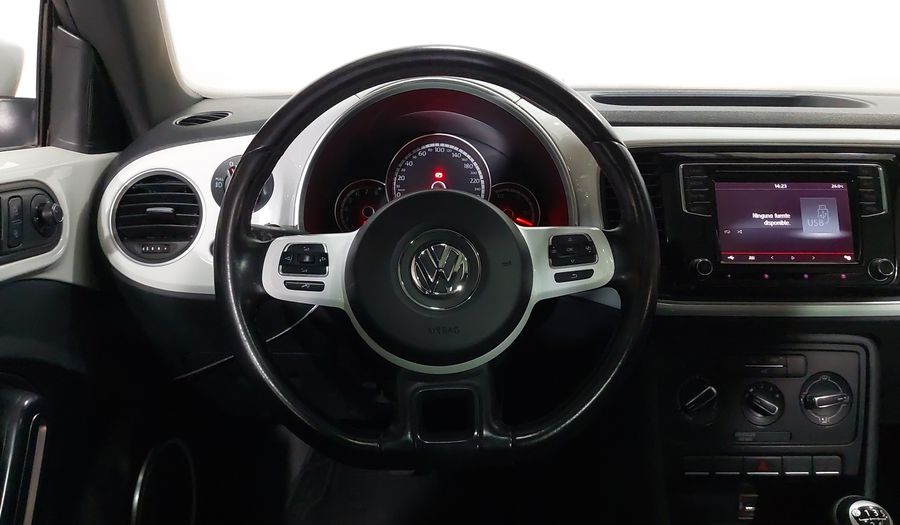 Volkswagen Beetle 2.5 SPORT MT Hatchback 2016