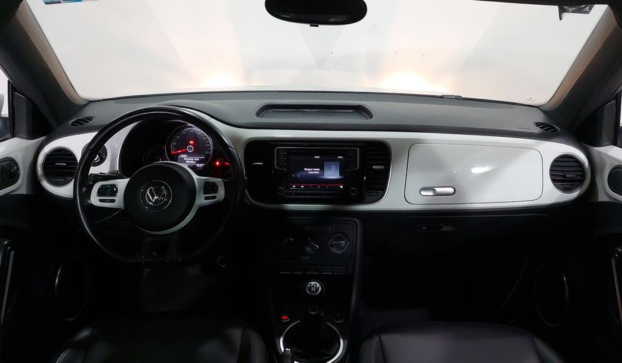 Volkswagen Beetle 2.5 SPORT MT Hatchback 2016