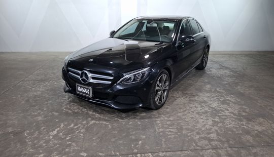 Mercedes Benz • Clase C