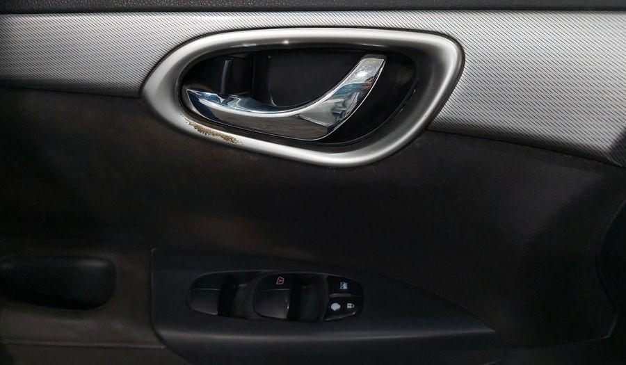 Nissan Sentra 1.8 SR NAVI CVT Sedan 2016
