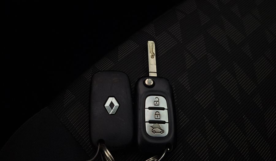 Renault Fluence 2.0 AUTHENTIQUE Sedan 2014