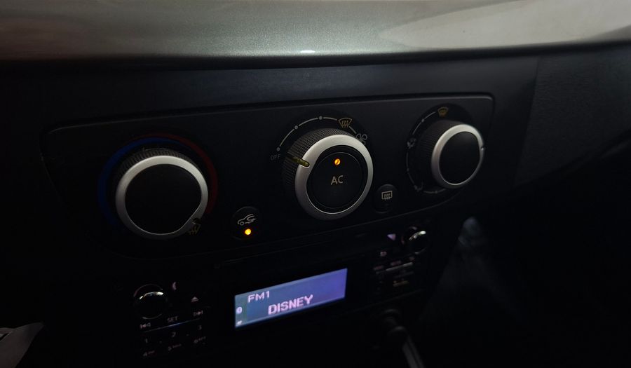 Renault Fluence 2.0 AUTHENTIQUE Sedan 2014