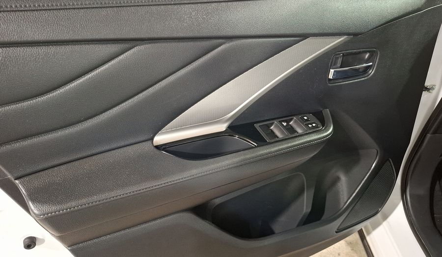 Mitsubishi Xpander 1.5 LIMITED AUTO Minivan 2023