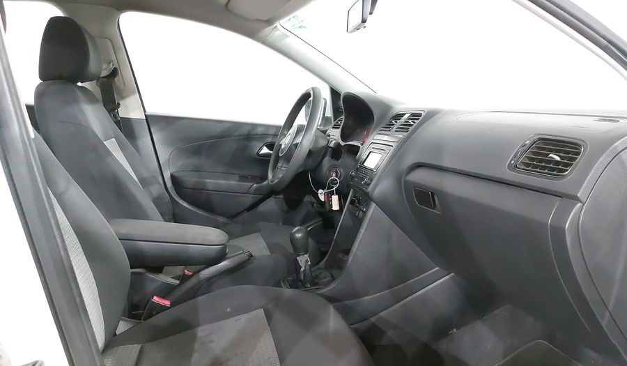 Volkswagen Vento 1.6 ACTIVE MT Sedan 2014