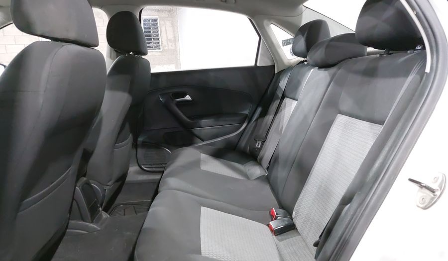 Volkswagen Vento 1.6 ACTIVE MT Sedan 2014