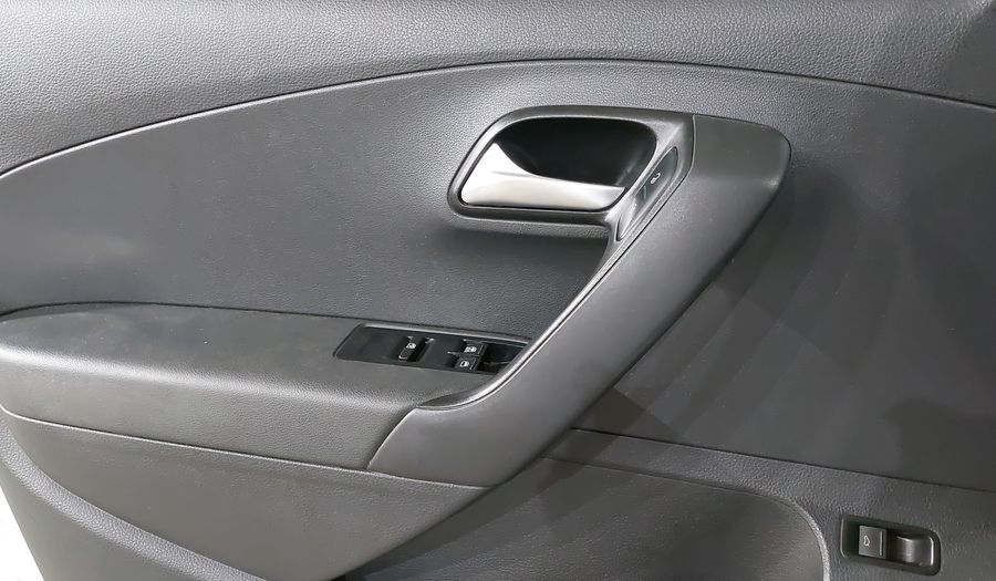 Volkswagen Vento 1.6 ACTIVE MT Sedan 2014