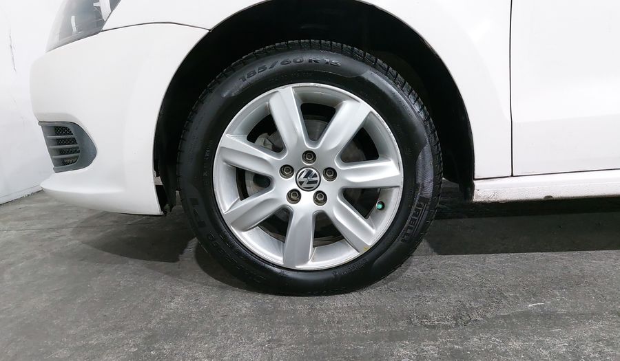 Volkswagen Vento 1.6 ACTIVE MT Sedan 2014