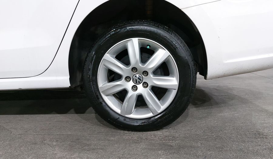 Volkswagen Vento 1.6 ACTIVE MT Sedan 2014